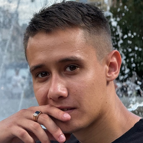 Даниил Лобов